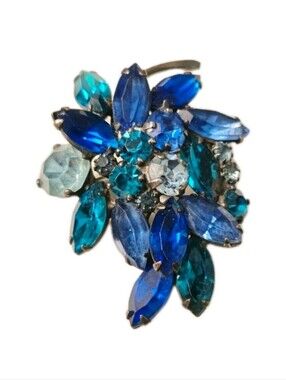 vintage Albert Weiss deep blue green cluster rhinestone Leaf Grape brooch